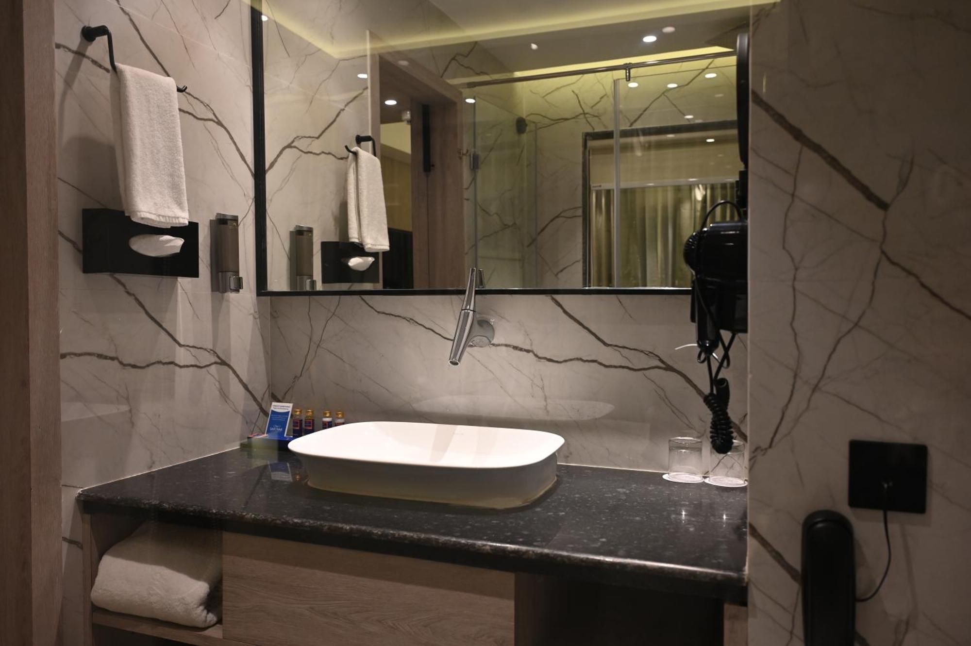 Ishaan Sarovar Portico Deoghar Exterior photo